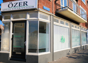 De bedrijfsnaam is advocatenkantoor Özer