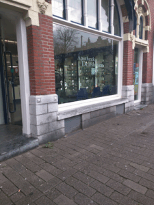De bedrijfsnaam is apotheek delfshaven