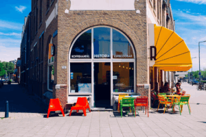 De bedrijfsnaam is café prêt à boire