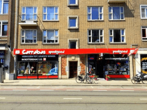 De bedrijfsnaam is Carrabas speelgoed