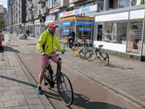 De bedrijfsnaam is Centrum Bikes & Rent A Bike Rotterdam
