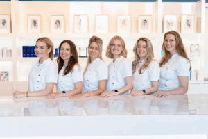 De bedrijfsnaam is Cosmetique Totale Rotterdam Noord