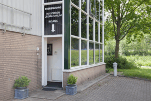De bedrijfsnaam is dierenuitvaartcentrum rotterdam