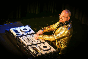 De bedrijfsnaam is dj royaal