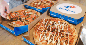 De bedrijfsnaam is domino's pizza