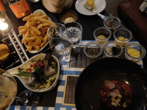 De bedrijfsnaam is fg bistro