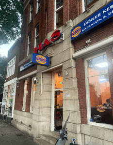 De bedrijfsnaam is HAS Döner Kebab Oostplein