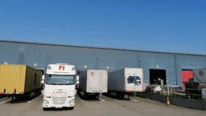 De bedrijfsnaam is Hooymeijer Container Freight Station BV