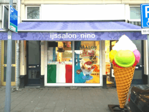 De bedrijfsnaam is ijssalon nino