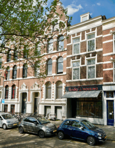 De bedrijfsnaam is linda housing