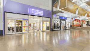 De bedrijfsnaam is lucardi juwelier rotterdam alexandrium