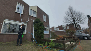 De bedrijfsnaam is rc glazenwasserij & schoonmaak