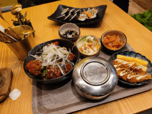 De bedrijfsnaam is Sarang Chicken