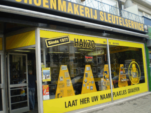 De bedrijfsnaam is schoenmakerij en sleutelspecialist Hakzo B.V