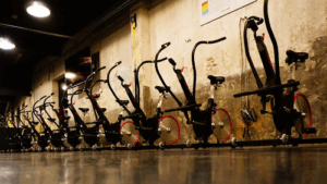 De bedrijfsnaam is stride 6ft8 sports performance