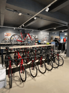 De bedrijfsnaam is Trek Rotterdam