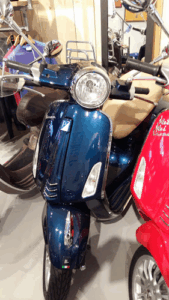 De bedrijfsnaam is vai vai scooters