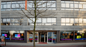 De bedrijfsnaam is woonstad rotterdam