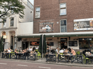 De bedrijfsnaam is Zondebok en Zwarte Schaap