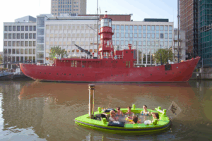 De naam van het bedrijf is hottug
